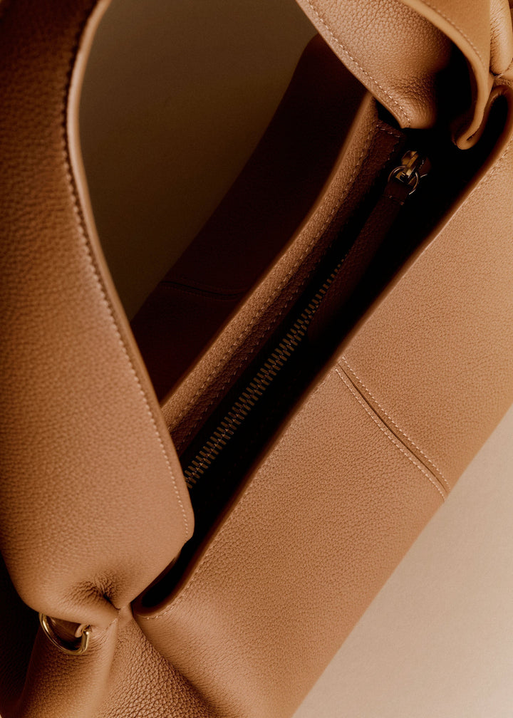 ALMA Tote – East West | Camel