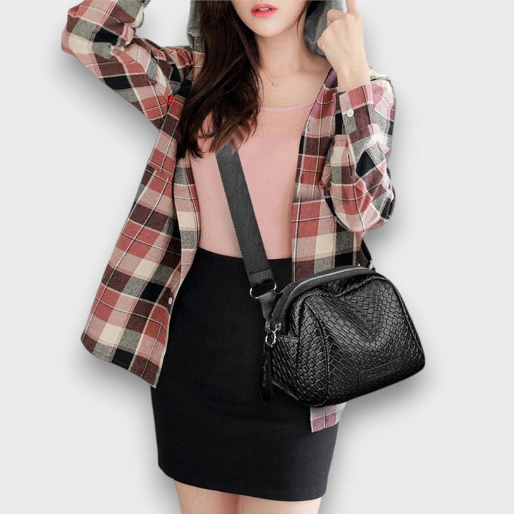 Bronelle – Braided Crossbody Bag in Shell Shape
