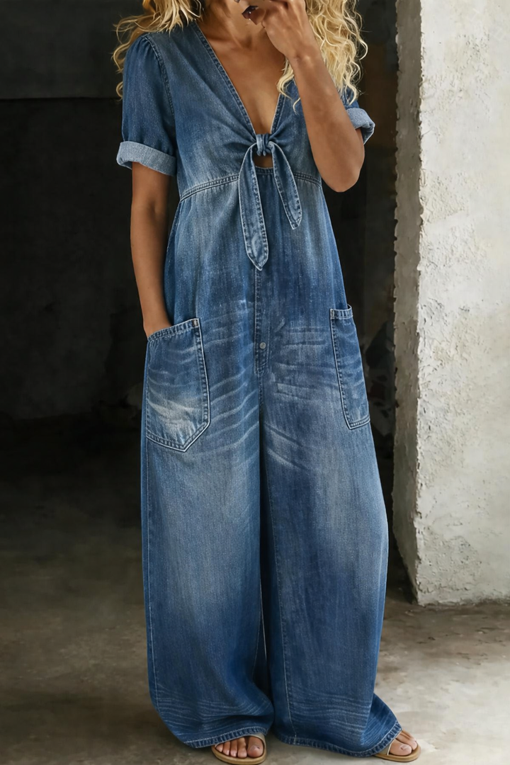 Maya | Jumpsuit with V-neck and short sleeves