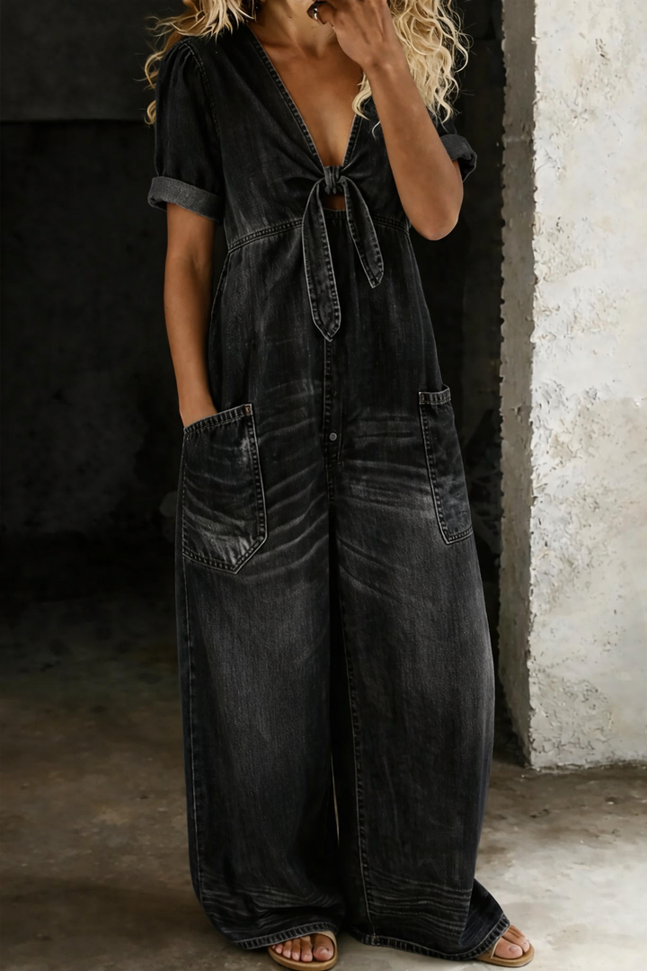 Maya | Jumpsuit with V-neck and short sleeves