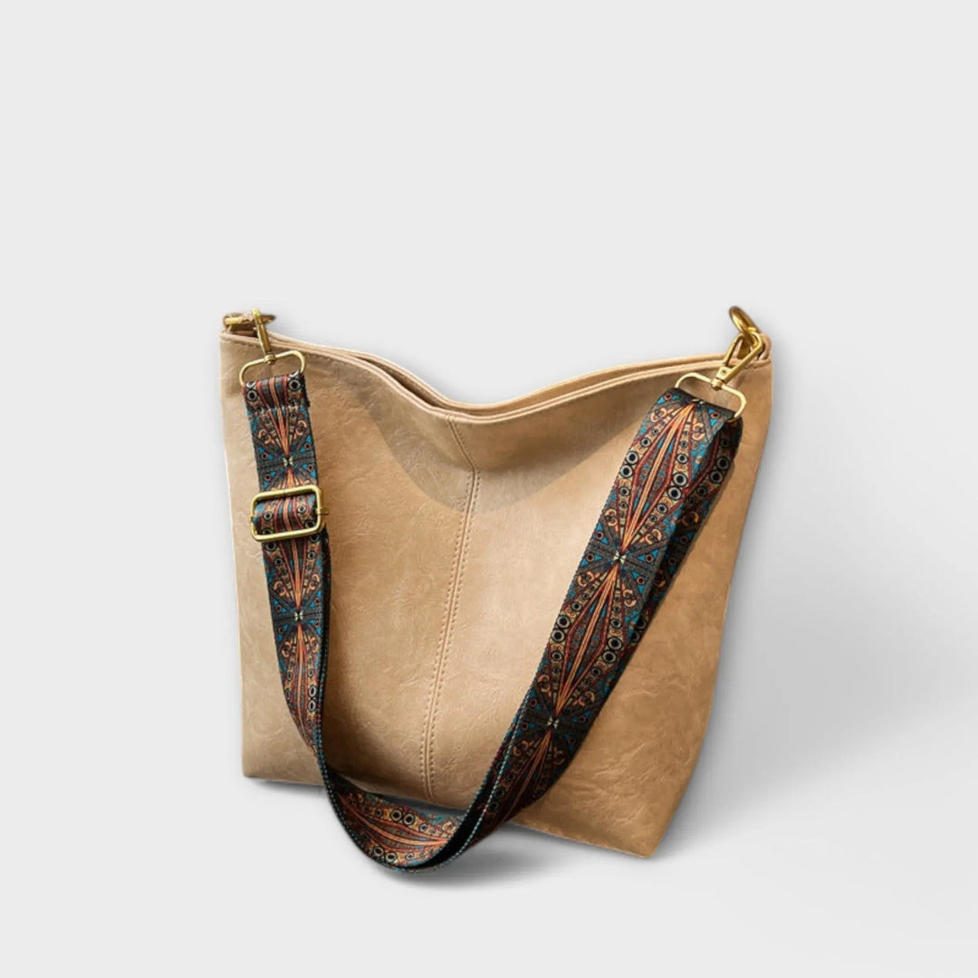 Celon – Vintage Bag with Timeless Elegance